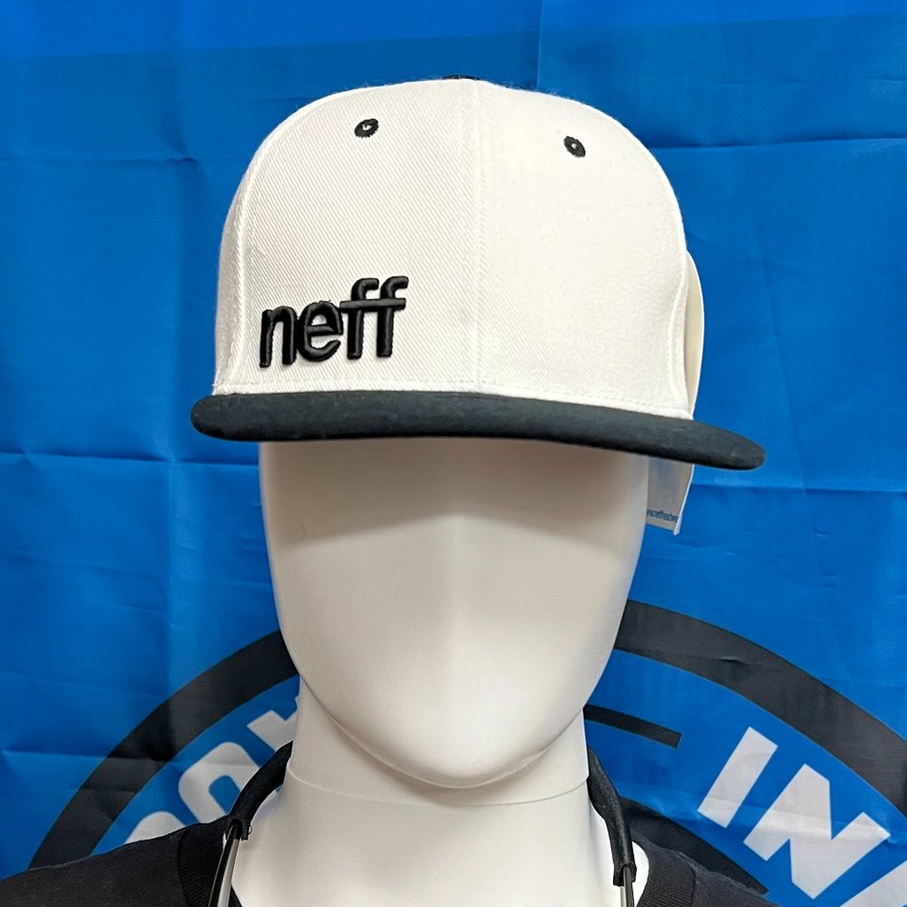 NEFF Skateboarding White & Black 6-Panel Mid-Profile Snapback Hat NWT